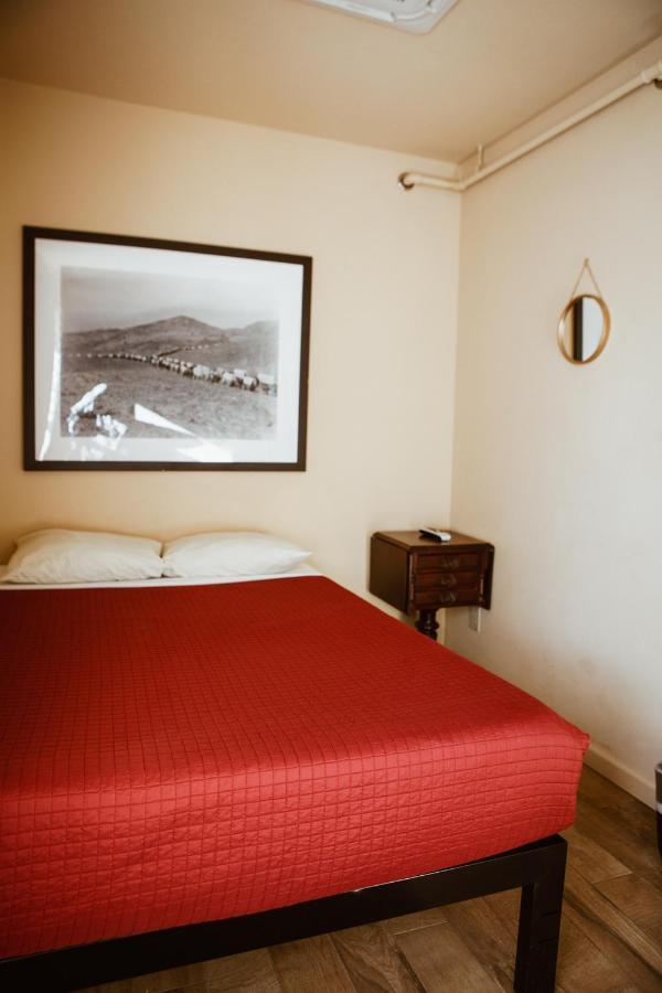Old Brewery Hostel Tonopah Extérieur photo
